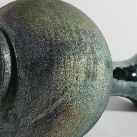 Stunning Small Raku Fired Emerald Green Glazed Studio Pottery Vase - Signed - Picture 9 of 15